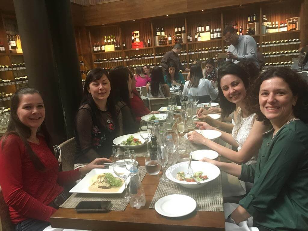 Participantes reunidos no evento para nutricionistas, no Grand Cru