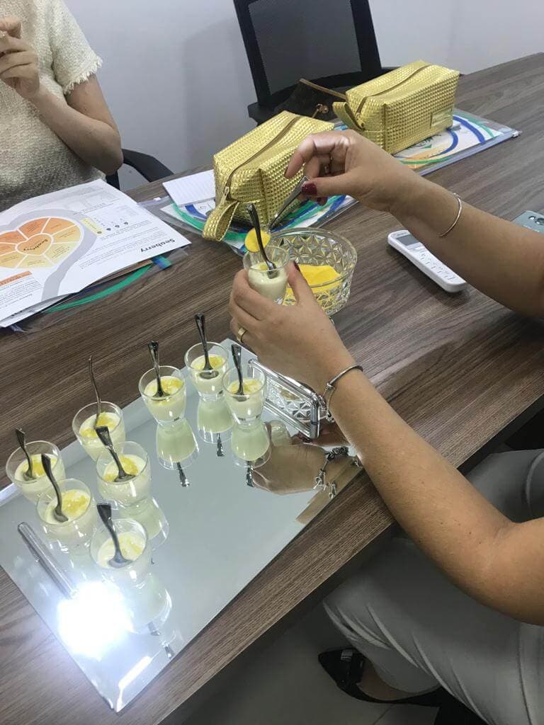 Participantes acompanhando a apresentação sobre tricologia