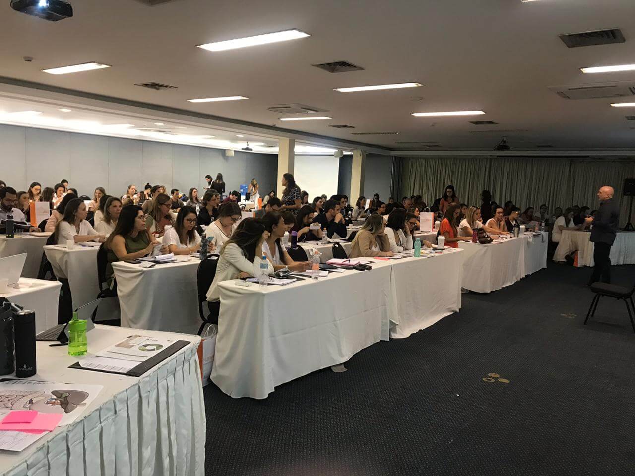 Plateia acompanhando o curso Modulação Intestinal, Março de 2019