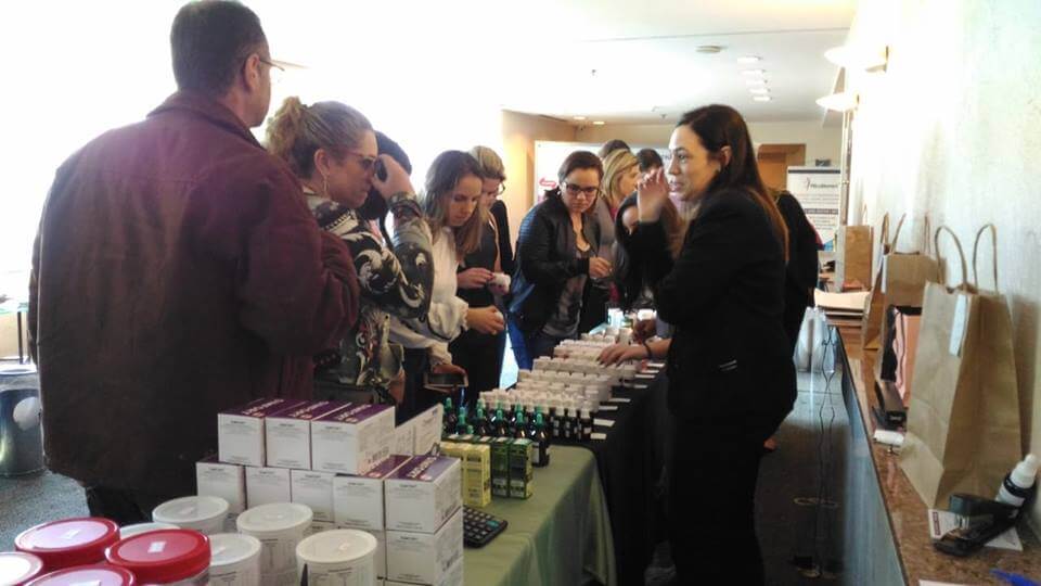 Apresentação do curso Modulação Intestinal no telão